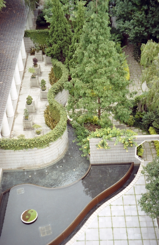 pool, Hong Kong China.jpg